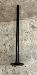 Merritor Axle Shaft take off International 
Length: 43 5/16"
Flange: 8 1/4"
Axle