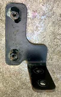 Paccar 
Kenworth 
Support Lower Fairing EXT Bracket
