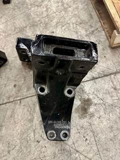 Peterbilt 579EV Cab Mount