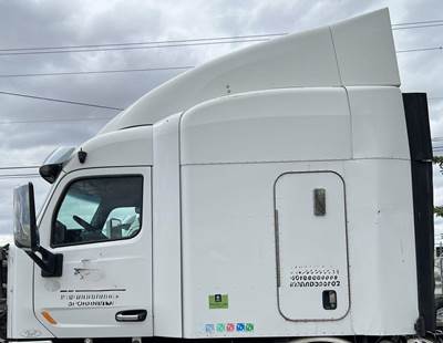 Peterbilt 567 Cab Assembly