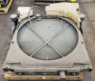 Kenworth T680 Cooling Assembly