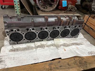 Paccar PX-9 Cylinder Head for a Kenworth T400