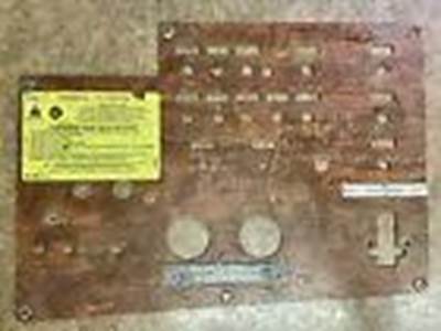 Used Fuller Transmission Switch Panel With Clips 
OEM# 4300691