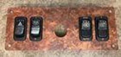 USED PETERBILT DASH CONSOLE SWITCHES

Part #: 16-07418-1A3KEF1A41 / 