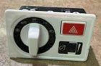 USED PLASTIC LIGHT CONTROL SWITCH PANEL 

Part # 600601522-V1000A /