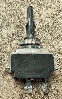 FREIGHTLINER   Toggle Switch  USA 0610   P/N: 681-545-07-22