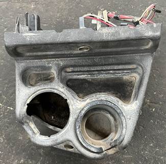 Cupholder assembly pulled from a Kenworth W900. Unit is in good used condition,