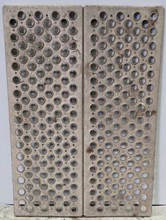 Peterbilt 389 Deck Plate / Catwalk