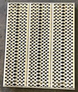 Peterbilt 579 Deck Plate / Catwalk