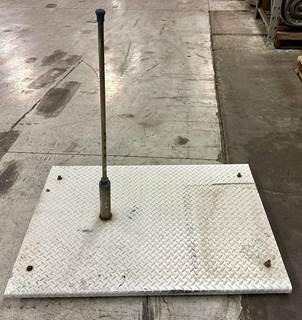 Sterling A9500 Deck Plate / Catwalk for a Sterling Truck A9500 series