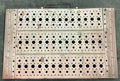 Deck plate / cat walk with quick connect. Plate is in good used condition, see