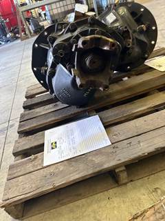 Eaton DSH40 Front Differential for a Kenworth T880