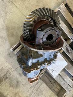 Eaton DSP40-3.90 Front Differential for a Kenworth T800