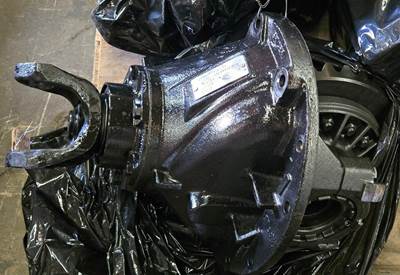 Eaton RS404-3.70 Rear Differential for a Freightliner COLUMBIA