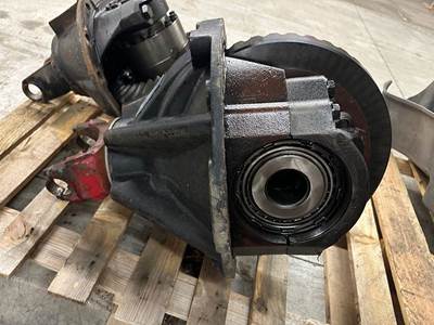 Eaton R170-4.30 Rear Differential for a Peterbilt 335