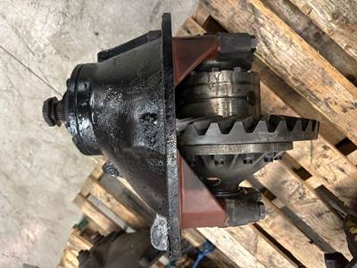 Eaton RS402-3.70 Rear Differential for a Peterbilt 379