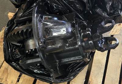 Meritor RR20145-3.07 Rear Differential for a Kenworth T8 Series