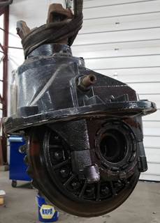 Spicer RSP41-3.08 Rear Differential for a Peterbilt 567