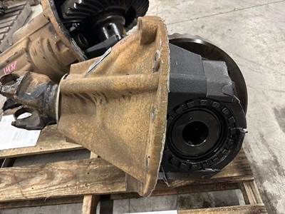 Spicer S170D-6.14 Rear Differential for a Peterbilt 320