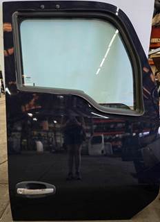 Kenworth T680 Front Door Assembly