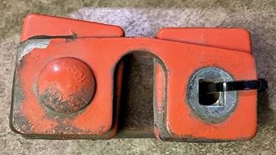 Paccar  
Striker Plate Assembly  
Part #: Unavailable 