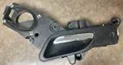 PETERBILT  DOOR HANDLE LH 
OEM# S56-1074