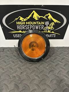 Truck-Lite   Model 40 - Amber Tail Light, Round - DOT IP2PRST 82
Lens: 4"