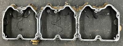 CAT valve train casing assembly / jake fence / injector harness / rocker housing