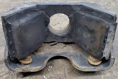 International 8600 Engine Mount