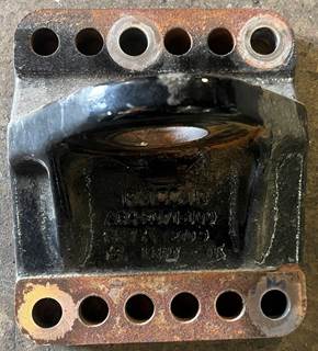 Kenworth Left Engine Mount for a Kenworth T370