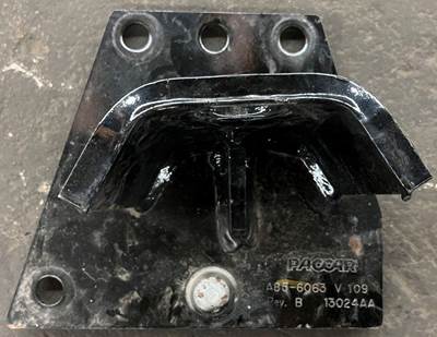 Kenworth T3 Series Left Engine Mount