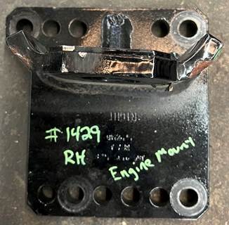 Kenworth Right Engine Mount for a Kenworth T400