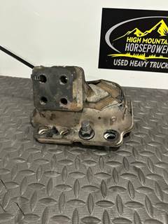 Kenworth T880 Engine Mount