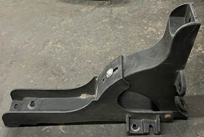 Freightliner Cascadia Right Fender Extension