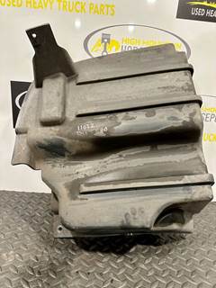 Paccar Fender / Splash Guard Passenger Side / Right side
Take off Kenworth