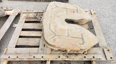 Fontaine W900 Fifth Wheel for a Kenworth W900