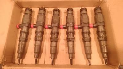 Detroit DD13 Fuel Injector for a Western Star 4700