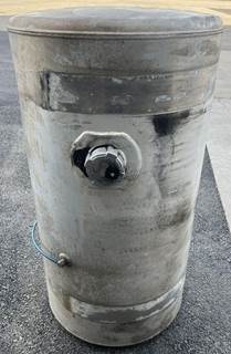 Freightliner Cascadia Right Fuel Tank