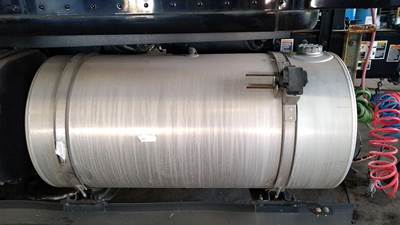 Kenworth T680 Left Fuel Tank