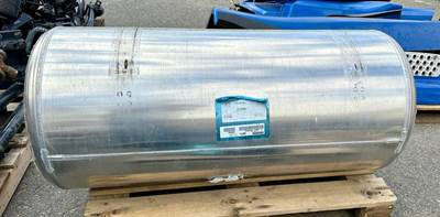 Genuine Paccar Peterbilt Fuel Tank 
Take off new truck 
Centerfilled
Dimensions: