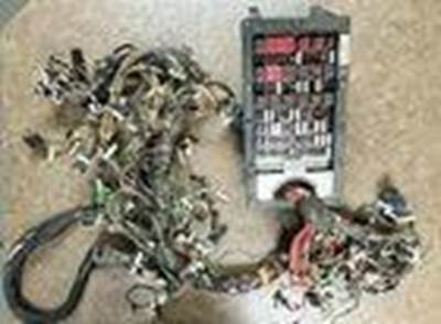 Paccar  KENWORTH
Power Box & Harnesses  
P10-1000   
P92-2570-001  