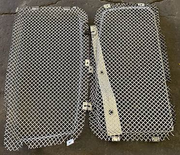 Dual grille mesh pulled from a Kenworth. Mesh is in good used condition with