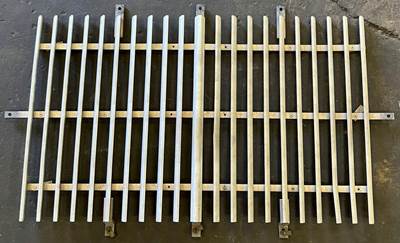Grille in good used condition, see pictures. Measures approx 39.5"x24" ,