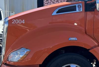 Kenworth T680 Hood
