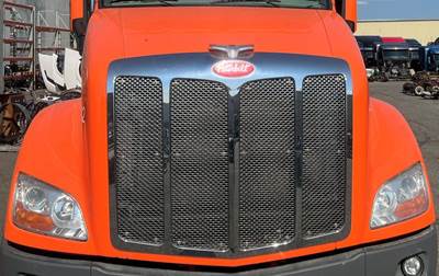 Peterbilt 579 Hood