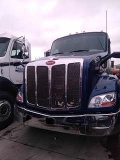 Peterbilt 579EV Hood