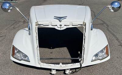 Peterbilt 579 Hood