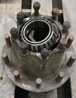 Kenworth T800 Right Hub