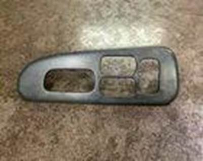 Used Peterbilt Driver Side Window Switch Trim
OEM# S18-6003-281