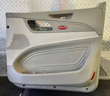 PETERBILT RH GREY Cab Door Pad Assembly
P/N: S60-1495-200731
Additional P/Ns: